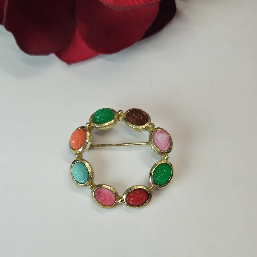 Vintage Multi Gemstone Scarab Round Gold Tone Brooch
